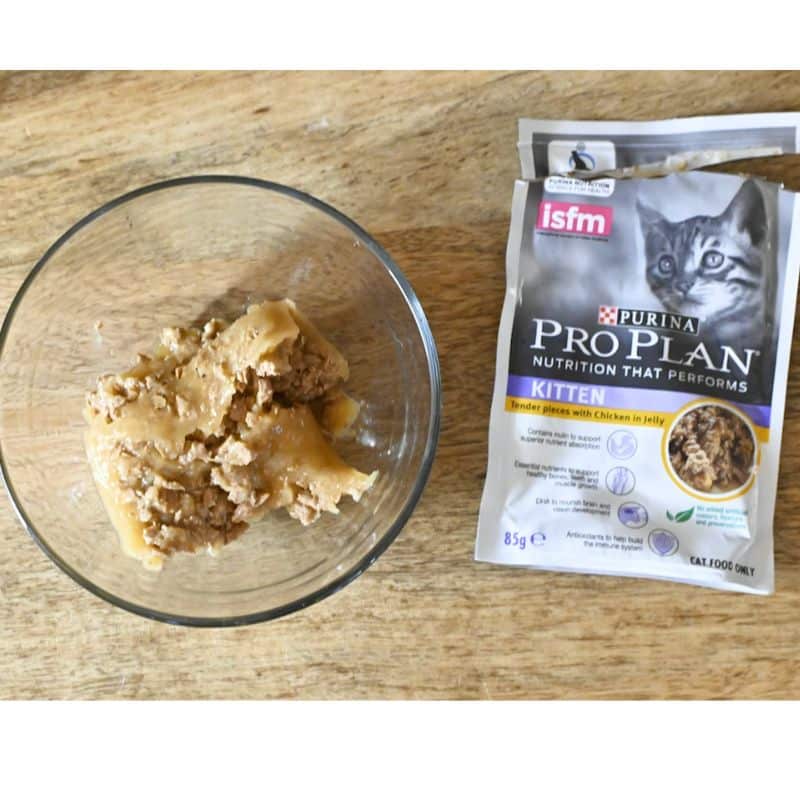 Purina Pro Plan kitten (close up look at the pouch version of this cat food)