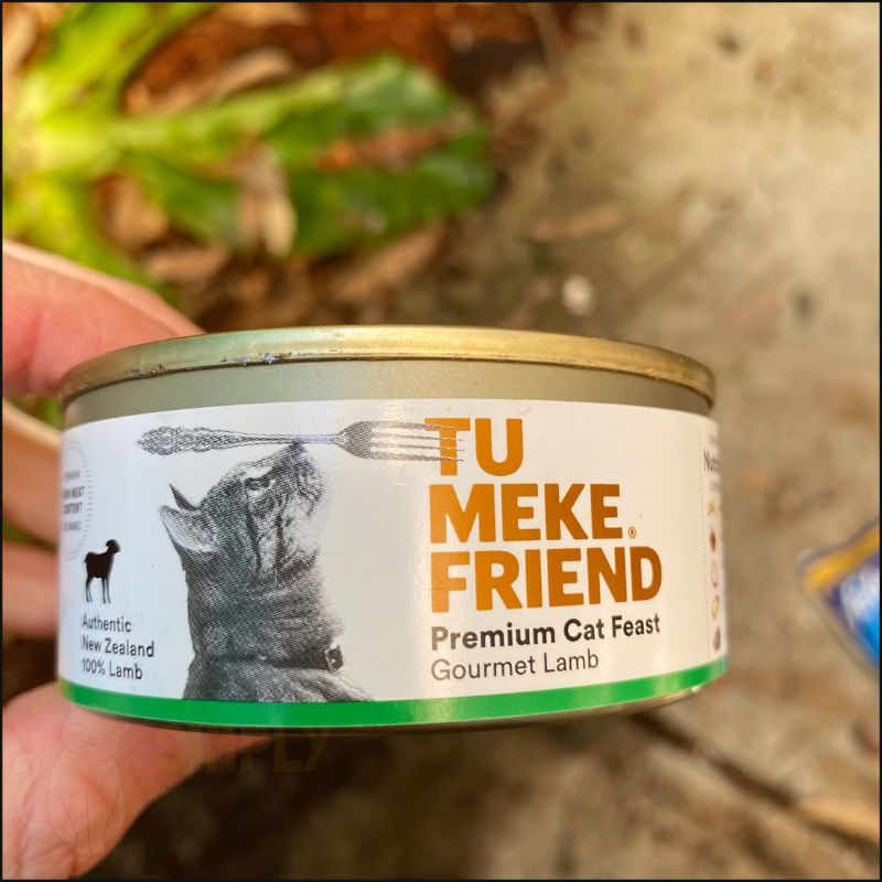 Tu Meke Friend cat food close up