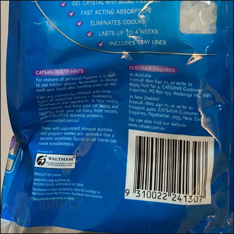 The back label of Catsan crystal cat litter showing more details for customers (C) Simply Cat Care
