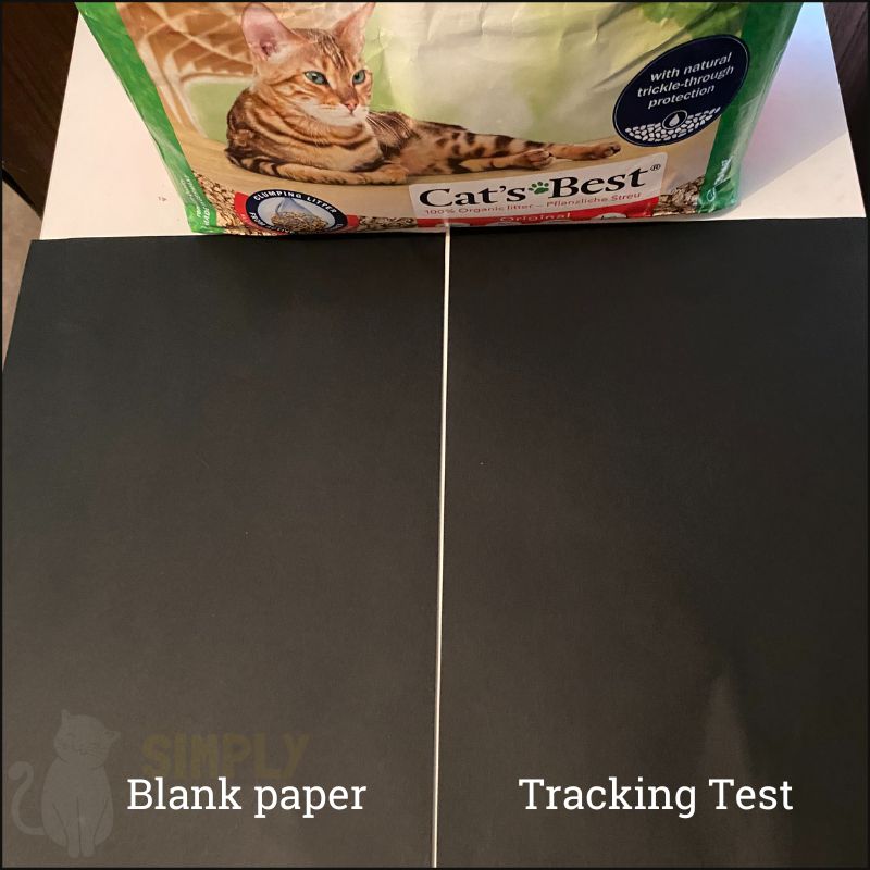 A picture showing any tracking upon touching Cat's Best original cat litter (C) Simply Cat Care